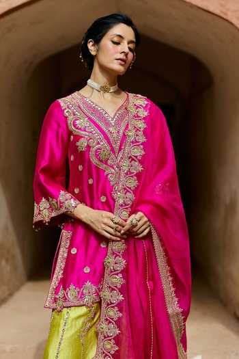 Vinita Bhansali Pink , Organza V-neck, Yes Heer Embroidered Pure Sharara Set Online at Aza Fashions Vinita Bhansali_Pink , Organza V-neck, Yes Heer Embroidered Pure Sharara Set _Online_at_Aza_Fashions