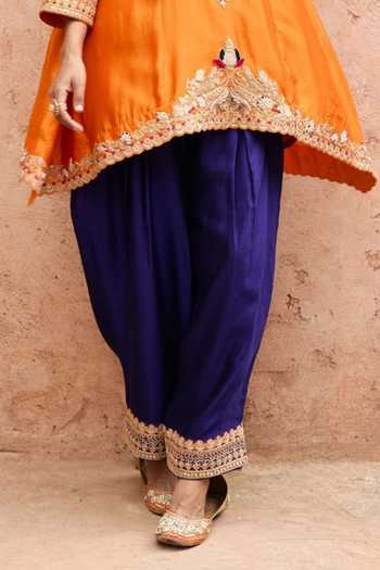 Buy Vinita Bhansali Orange , Organza V-neck Aarika Embroidered Short Kurta Salwar Set Online at Aza Fashions Buy_Vinita Bhansali_Orange , Organza V-neck Aarika Embroidered Short Kurta Salwar Set _Online_at_Aza_Fashions