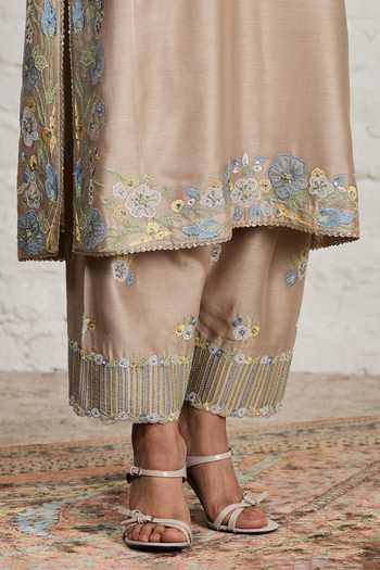 Buy_Sue Mue_Beige Silk, Cotton, Chanderi, Fern Vintage Floral Embroidered Kurta Salwar Set 