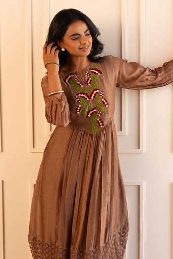 Shop Gulabik Jaipur Beige Chanderi Split V-neck, Yes Kiana Placement Embroidered Kurta And Pant Set Online at Aza Fashions Shop_Gulabik Jaipur_Beige Chanderi Split V-neck, Yes Kiana Placement Embroidered Kurta And Pant Set _Online_at_Aza_Fashions