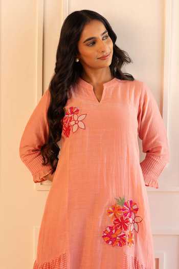 Gulabik Jaipur_Peach Chanderi Mandarin Collar Manjari Handloom Kurta And Pant Set _Online_at_Aza_Fashions