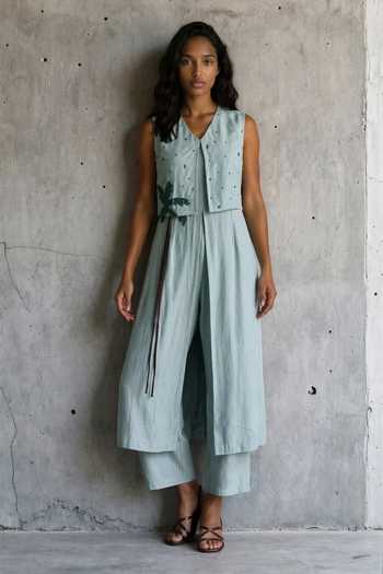 Vanshika Agarwal Label Palm Embroidered Slit Kurta & Trouser Set 