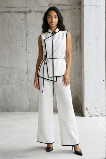 Vanshika Agarwal Label Lysa Tie-Up Top & Pant Set 