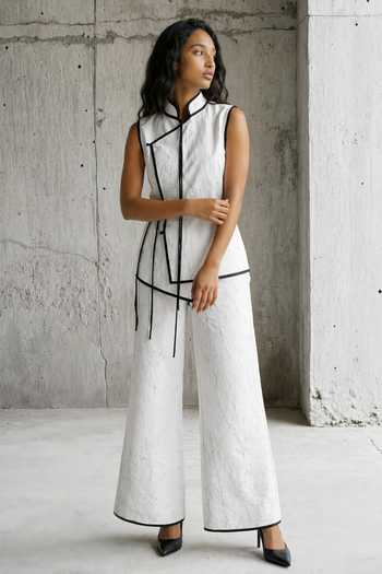 Vanshika Agarwal Label Lysa Tie-Up Top & Pant Set 