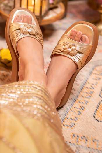 Coral Haze Indy Broad Knotted Strap Sliders 