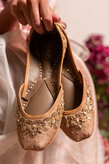 Coral Haze Beige Dilara Hand Embroidered Juttis Online at Aza Fashions Coral Haze_Beige Dilara Hand Embroidered Juttis _Online_at_Aza_Fashions