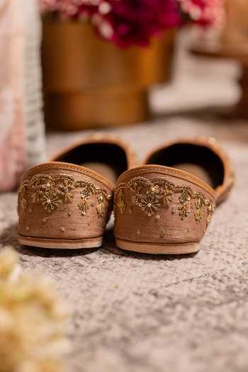 Coral Haze Dilara Hand Embroidered Juttis 