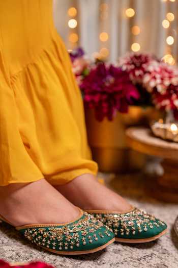 Coral Haze Green Sahira Hand Embroidered Juttis Online at Aza Fashions Coral Haze_Green Sahira Hand Embroidered Juttis _Online_at_Aza_Fashions