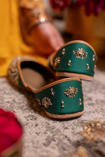 Coral Haze Sahira Hand Embroidered Juttis 