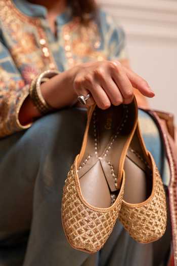 Buy Coral Haze Gold Fariya Zari Motif Juttis Online at Aza Fashions Buy_Coral Haze_Gold Fariya Zari Motif Juttis _Online_at_Aza_Fashions