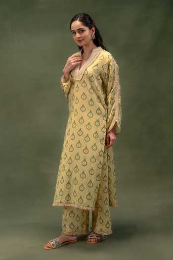 Grass & Sunshine Mustard Chanderi Cotton V-neck Earthloom Printed Kurta And Pant Set Online at Aza Fashions Grass & Sunshine_Mustard Chanderi Cotton V-neck Earthloom Printed Kurta And Pant Set _Online_at_Aza_Fashions