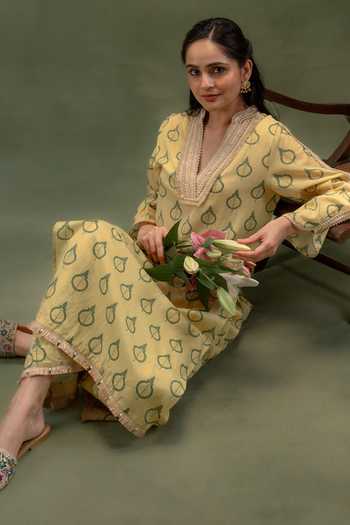 Buy Grass & Sunshine Mustard Chanderi Cotton V-neck Earthloom Printed Kurta And Pant Set Online at Aza Fashions Buy_Grass & Sunshine_Mustard Chanderi Cotton V-neck Earthloom Printed Kurta And Pant Set _Online_at_Aza_Fashions