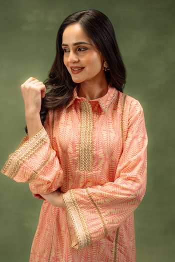 Grass & Sunshine_Pink Cotton, Chanderi Mandarin Collar, Yes Blush Lattice Charm Kurta And Pant Set _Online_at_Aza_Fashions