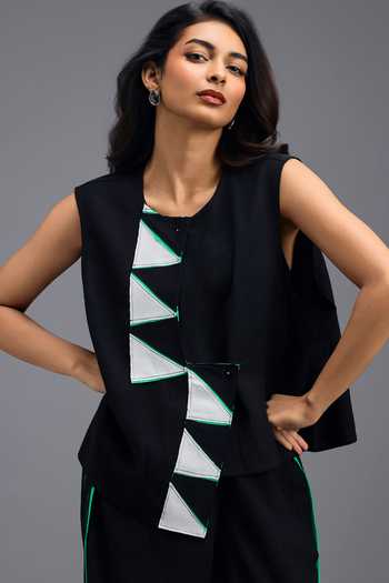 Deepika Arora Black Linen Round Neck Geometric Panel Jacket Online at Aza Fashions Deepika Arora_Black Linen Round Neck Geometric Panel Jacket _Online_at_Aza_Fashions
