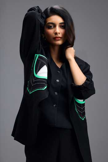 Shop Deepika Arora Black Linen V-neck Top Shop_Deepika Arora_Black Linen V-neck Top
