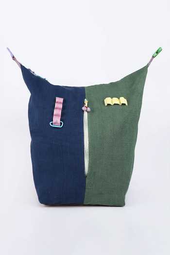 CHOOSE KIND Multi Color Quaggle Patch On Backpack Online at Aza Fashions CHOOSE KIND_Multi Color Quaggle Patch On Backpack _Online_at_Aza_Fashions