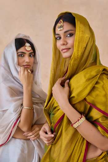 Amaara Silver Tissue Moonstone Handloom Saree With Running Blouse Online at Aza Fashions Amaara_Silver Tissue Moonstone Handloom Saree With Running Blouse _Online_at_Aza_Fashions