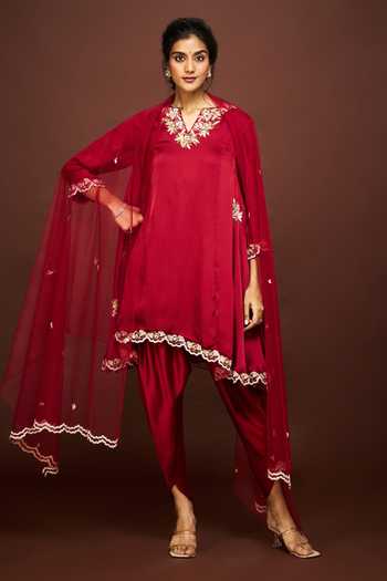 Issa Studio By Chetana & Swathi Reeva Embroidered Kurta Set 