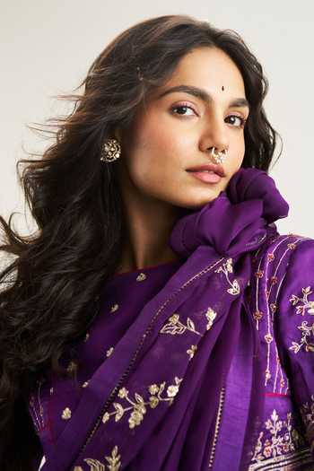 Issa Studio By Chetana & Swathi_Purple Silk, Organza Round Neck Natalie Saree With Embroidered Blouse _at_Aza_Fashions