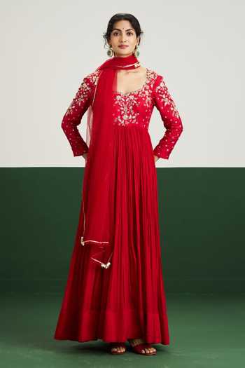 Issa Studio By Chetana & Swathi Red Silk, Chiffon Sweetheart Neck Katie Embroidered Anarkali With Dupatta Online at Aza Fashions Issa Studio By Chetana & Swathi_Red Silk, Chiffon Sweetheart Neck Katie Embroidered Anarkali With Dupatta _Online_at_Aza_Fashions