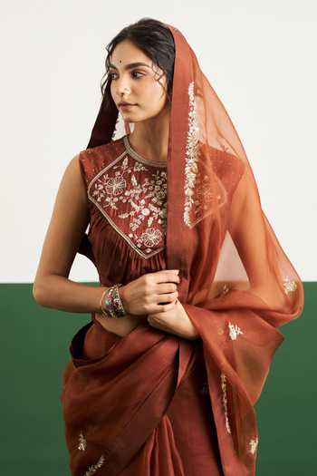 Issa Studio By Chetana & Swathi Brown Silk, Organza Round Neck Alyssa Embroidered Saree With Blouse at Aza Fashions Issa Studio By Chetana & Swathi_Brown Silk, Organza Round Neck Alyssa Embroidered Saree With Blouse _at_Aza_Fashions