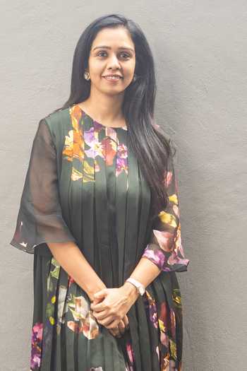 Issa Studio By Chetana & Swathi Green Modal, Satin Round Neck, Yes Lora Print Pleated Kurta And Pant Set Online at Aza Fashions Issa Studio By Chetana & Swathi_Green Modal, Satin Round Neck, Yes Lora Print Pleated Kurta And Pant Set _Online_at_Aza_Fashions