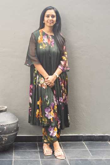 Issa Studio By Chetana & Swathi Lora Floral Print Pleated Kurta & Pant Set 