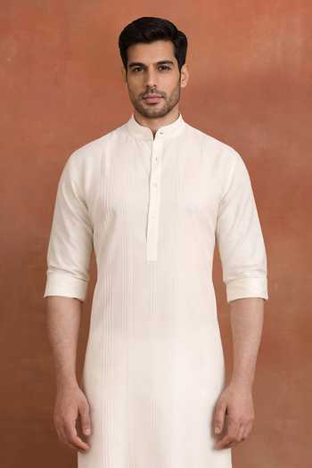 Raghavendra Rathore Jodhpur Off White Cotton Lineage Kurta Online at Aza Fashions Raghavendra Rathore Jodhpur_Off White Cotton Lineage Kurta _Online_at_Aza_Fashions