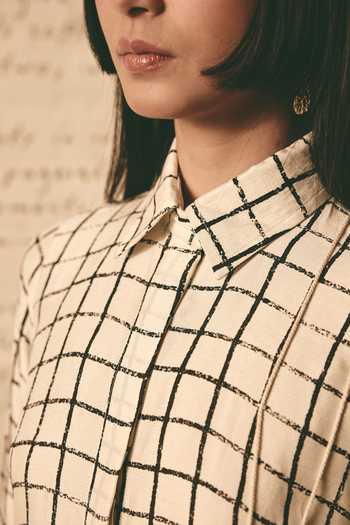 Atbw_White Silk Satin Button-down Neck Bookmark Grid Print Kurta _Online_at_Aza_Fashions