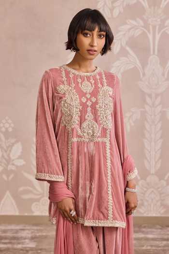 Buy Ridhi Mehra Pink Velvet, Net Round Neck, Yes Placement Embroidered Kurta Set Online at Aza Fashions Buy_Ridhi Mehra_Pink Velvet, Net Round Neck, Yes Placement Embroidered Kurta Set _Online_at_Aza_Fashions