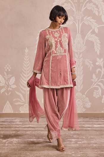 Shop Ridhi Mehra Pink Velvet, Net Round Neck, Yes Placement Embroidered Kurta Set Online at Aza Fashions Shop_Ridhi Mehra_Pink Velvet, Net Round Neck, Yes Placement Embroidered Kurta Set _Online_at_Aza_Fashions