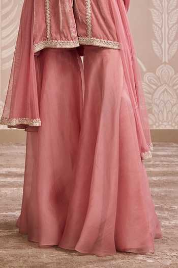 Ridhi Mehra Pink Velvet, Organza, Net Round Neck, Yes Embroidered Kurta Set Online at Aza Fashions Ridhi Mehra_Pink Velvet, Organza, Net Round Neck, Yes Embroidered Kurta Set _Online_at_Aza_Fashions