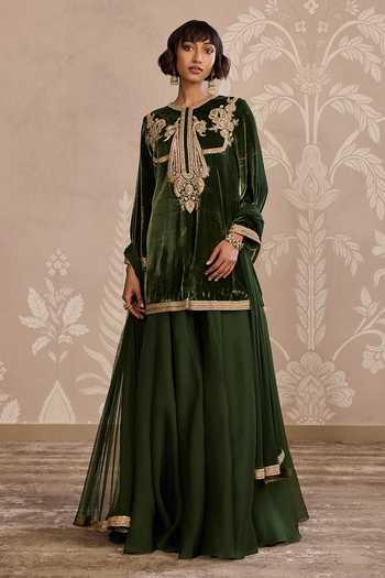 Ridhi Mehra Embroidered Velvet Kurta Set 