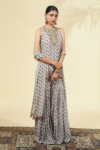 Arpita Mehta_Ivory Silk, Crepe, Georgette Round Neck, Yes Vintage Rose Butti Print Kurta Set _Online_at_Aza_Fashions