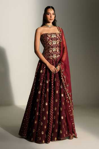 Mahima Mahajan_Red Chanderi Bandeau Neck Elina Hand Embroidered Corset Lehenga Set _Online_at_Aza_Fashions