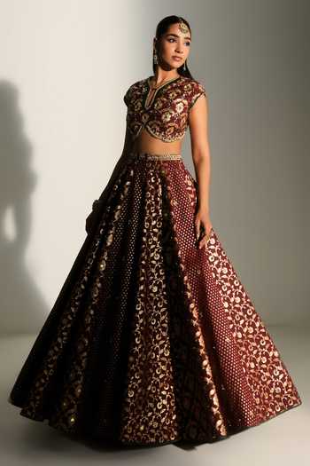 Shop Mahima Mahajan Red Chanderi Split V-neck Dua Floral Woven Banarasi Lehenga Set Shop_Mahima Mahajan_Red Chanderi Split V-neck Dua Floral Woven Banarasi Lehenga Set