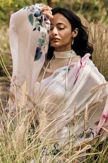 Buy_Studio 113_White Chiffon Julie Hand Painted Saree With Running Blouse _Online_at_Aza_Fashions
