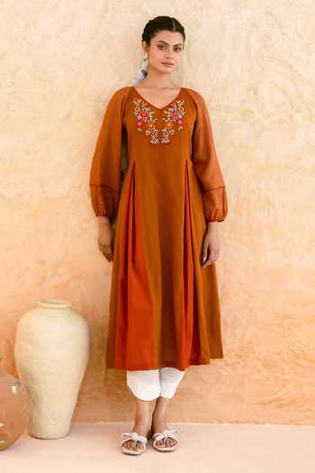 Myaara Embroidered Yoke Kurta & Pant Set 