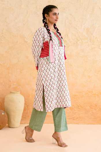 Myaara_White Cotton Round Neck, Yes Butti Print Kurta And Pant Set _Online_at_Aza_Fashions