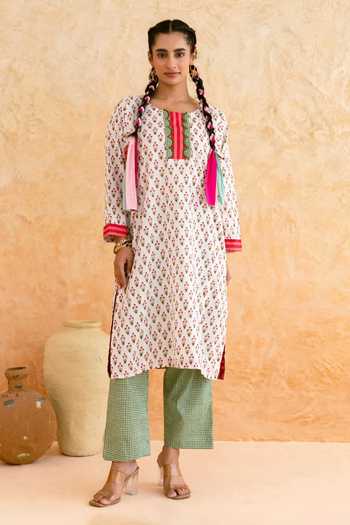 Buy_Myaara_White Cotton Round Neck, Yes Butti Print Kurta And Pant Set _Online_at_Aza_Fashions