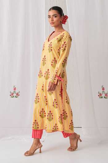 Myaara_Yellow Cotton V-neck Floral Butti Print Kurta And Pant Set _Online_at_Aza_Fashions