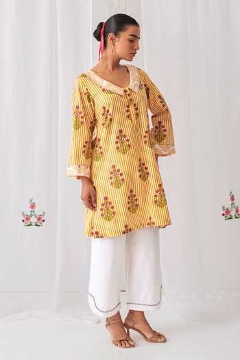 Myaara_Yellow Cotton V-neck, Yes Stripe Print Kurta And Pant Set _at_Aza_Fashions