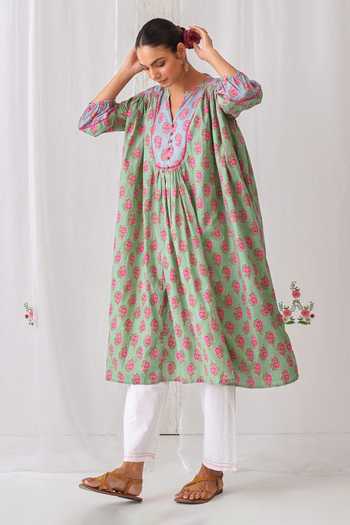 Buy_Myaara_Mint Cotton V-neck, Yes Printed Gathered Kurta And Pant Set _Online_at_Aza_Fashions