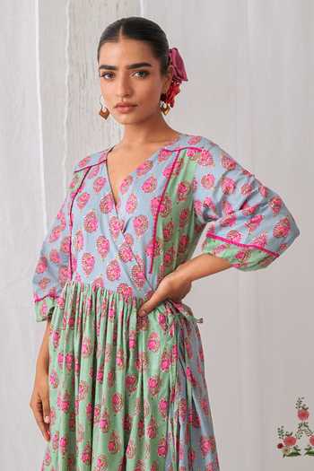 Shop_Myaara_Green Cotton V-neck, Yes Floral Print Angarkha Kurta Set _Online_at_Aza_Fashions