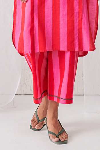 Myaara_Pink Cotton Keyhole Neck, Yes Linear Print Kurta And Pant Set _Online_at_Aza_Fashions