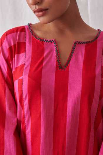 Myaara_Pink Cotton Keyhole Neck, Yes Linear Print Kurta And Pant Set _at_Aza_Fashions