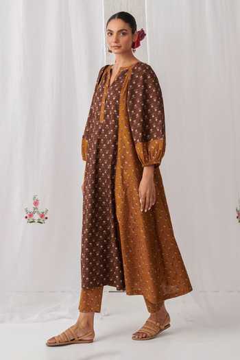 Myaara_Brown Cotton Keyhole Neck Butti Print Kurta Set _Online_at_Aza_Fashions
