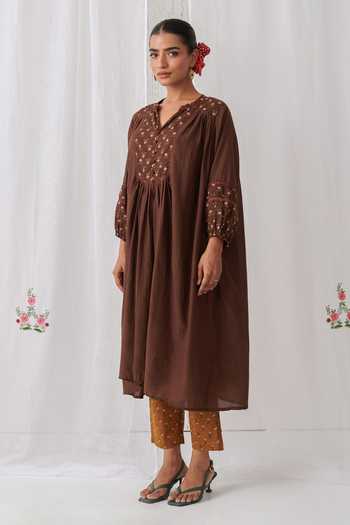 Buy_Myaara_Brown Cotton Split V-neck, Yes Gathered Printed Kurta With Pant _Online_at_Aza_Fashions
