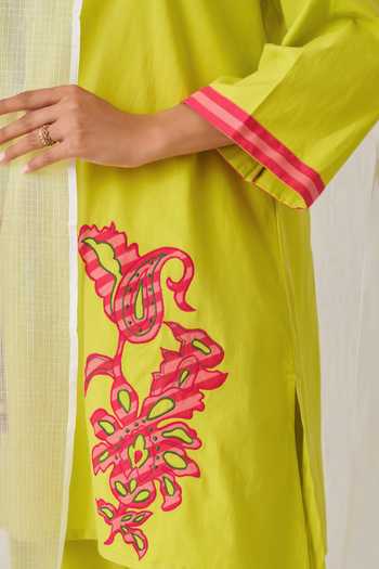 Buy_Myaara_Green Cotton Keyhole Neck Embroidered Short Kurta And Pant Set 