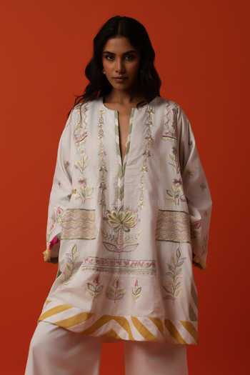 Buy_BO Tree_White Silk, Cotton Split V-neck Daisy Embroidered Kurta And Wide Leg Pant Set 